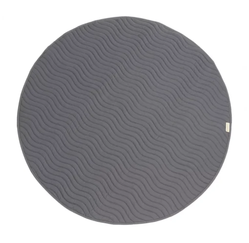 Tapis Kiowa Pure Line - Gris Ardoise -Vitra Soldes 2024 tapis kiowa vera slate grey nobodinoz 1 1264x1234